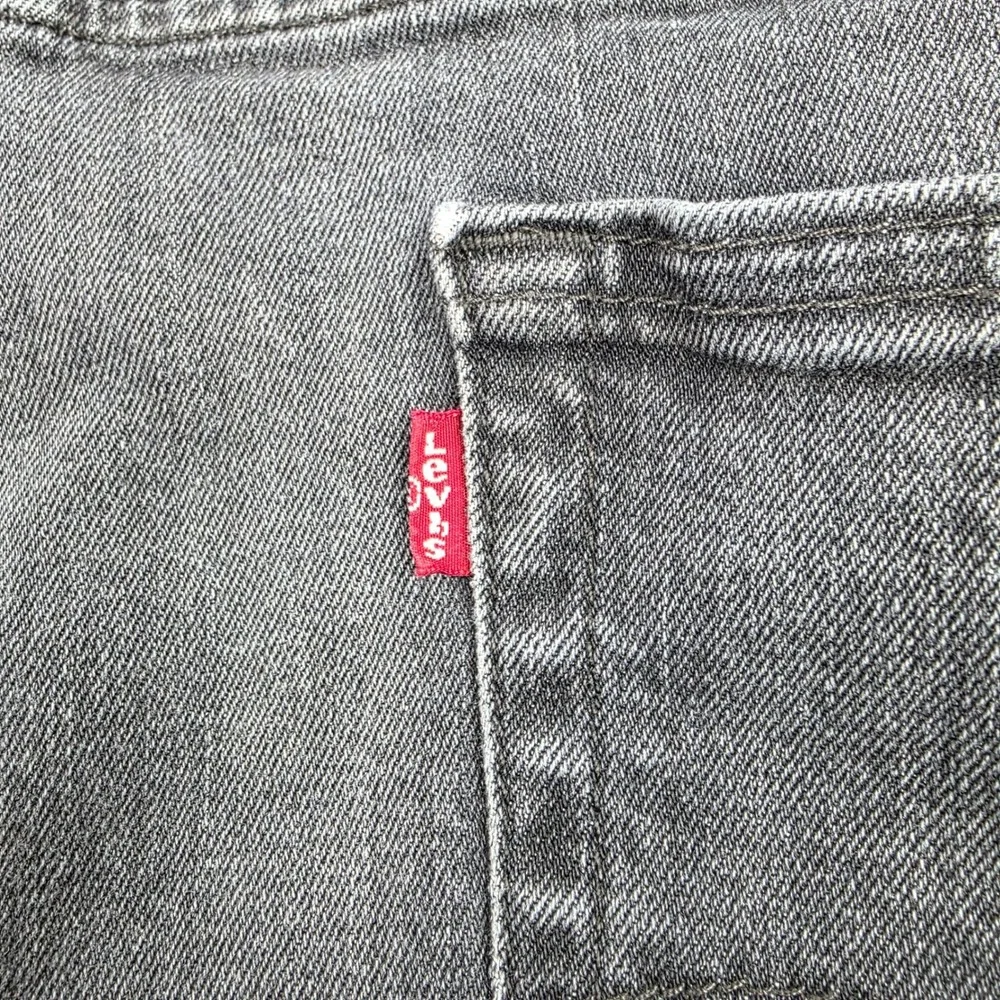 Levis 505 Regular Fit Faded Black Jeans Mens 40x32 (Measures 40x30) 2015